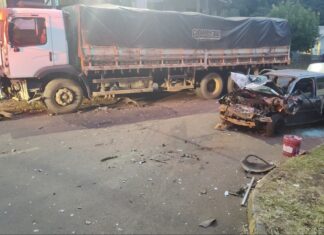 Bombeiros divulgam mais detalhes sobre acidente que deixou motorista preso às ferragens em Chapecó