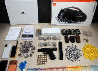 Polícia apreende drogas, arma e prende suspeito de tráfico em SC