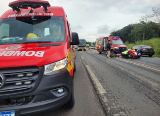 Acidente entre moto e bicicleta mobiliza bombeiros e deixa ciclista ferido em SC