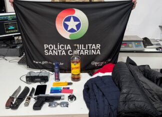 PM prende dois homens por furtos em veículos e estelionato após perseguição em Chapecó