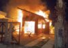 Incêndio em motor home atinge residência e mobiliza bombeiros em SC