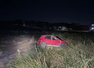 Saída de pista seguida de capotamento deixa homem ferido no Oeste de SC