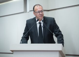 Vereador Cleiton Cesar apresenta PL em Chapecó para barrar homenagens a autores de violência contra a mulher