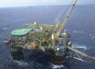 Brasil bate recorde na produção de petróleo em meio à guerra no Irã e tensão global