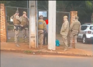 VÍDEO: Briga entre alunos termina com estudante esfaqueado em escola de Chapecó