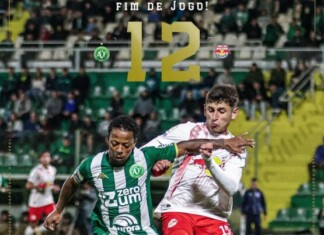 Chape sai na frente, mas sofre apagão, leva virada e amplia crise no Brasileirão