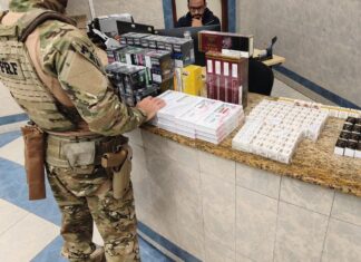 PRF apreende quase R$ 60 mil em mercadorias contrabandeadas e prende casal