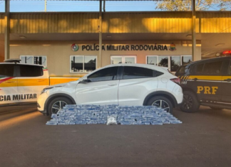 VÍDEO: Quase 100 kg de drogas são apreendidos em veículo com placas do Paraguai em Chapecó