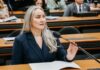 Deputada Daniela Reinehr protocola projeto que cria o Dia Nacional em Memória à Chapecoense