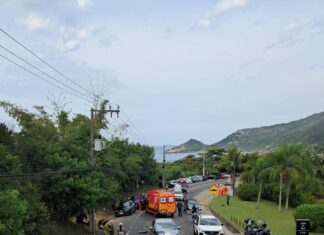 Acidente grave entre carro e moto termina com morte de motociclista em SC