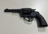 Jovem foge da polícia, mas acaba preso com drogas, armas e munições no Oeste Catarinense