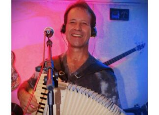 Morre aos 61 anos o músico Nelsinho, fundador da Banda Alma e Coração