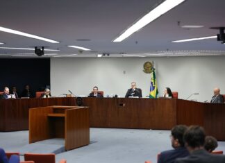 STF condena Eduardo Bolsonaro por tentar interferir no processo sobre tentativa de golpe