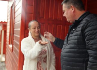 Prefeitura de Chapecó entrega mais cinco casas e avança em programa habitacional