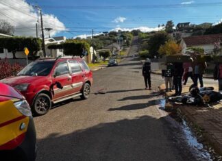 Motociclista sofre fratura exposta após colisão com carro em cidade do Oeste de SC