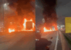 VÍDEO: Caminhão carregado com carne é destruído por incêndio em rodovia de SC