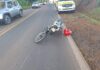 Idoso fica gravemente ferido após colisão entre ciclomotor e carreta no Oeste Catarinense