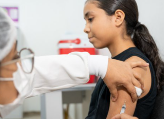 Jovens de 15 a 19 anos podem se vacinar contra o HPV até dezembro