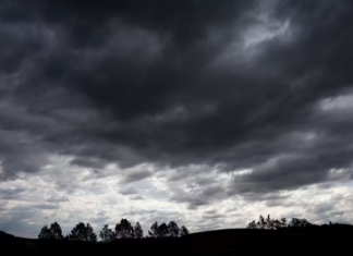 Temporais atingem 21 cidades do Rio Grande do Sul e deixam 125 municípios com falta de energia
