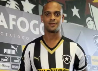 Quem era Tássio Maia, ex-atacante do Botafogo que morreu após queda de muro no Rio de Janeiro