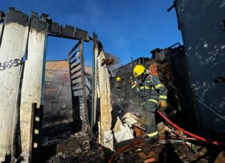 Família faz campanha para reconstruir casa destruída por incêndio em Chapecó