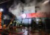 Incêndio em prédio mobiliza 17 bombeiros e termina com duas pessoas resgatadas em SC