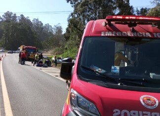Capotamento na BR-282 deixa passageiro em estado gravíssimo e motorista ferido em Chapecó