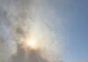 Incêndio em vegetação ameaça estacionamento com 100 carretas e mobiliza bombeiros em Chapecó