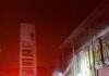 Incêndio em indústria mobiliza bombeiros por cinco horas e consome 50 mil litros de água em SC