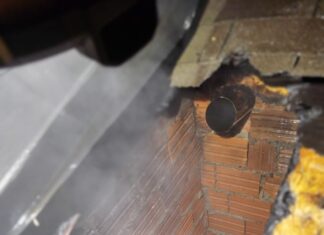 Incêndio em residência mobiliza bombeiros e é controlado antes de se espalhar