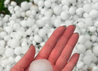 Temporal de granizo danifica dezenas de casas em cidade do Rio Grande do Sul
