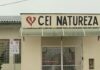 Professora é presa após confessar que pisou no pé de criança de 4 anos em creche em SC