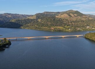 Ponte do Goio-Ên começa a receber sistema de iluminação entre Chapecó e Nonoai