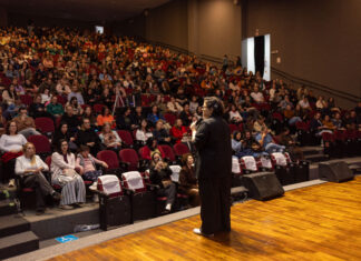 Prefeitura de Chapecó reúne 3,5 mil profissionais da educação em ciclo de palestras
