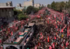 Funeral de Ali Khamenei reúne multidão no Irã e tem pedidos de vingança contra EUA e Israel