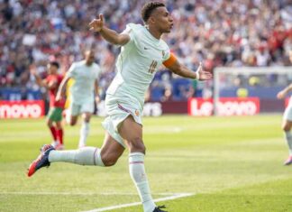 Mbappé marca, dá assistência e coloca a França na semifinal da Copa do Mundo