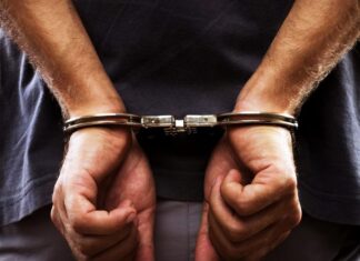 Homem é preso após ameaçar companheira de morte com pedaço de madeira em Xanxerê
