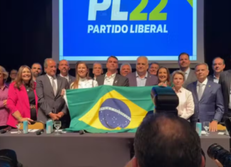 Flávio Bolsonaro anuncia Alfredo Gaspar como vice em chapa do PL para a Presidência