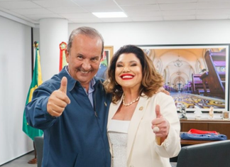 Jorginho Mello transmite cargo de governador para vice e se licencia para campanha em SC