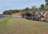 Carreta tomba e bloqueia totalmente a BR-282 no trevo de acesso a Vargeão