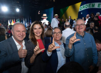 Chapa de Santa Catarina participa de convenção que oficializa Lula como candidato à reeleição