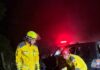 Jovem cai de 15 metros em mirante e é resgatado em operação com cordas