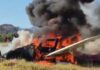 VÍDEO: Avião monomotor cai e pega fogo; piloto é resgatado