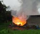 Incêndio atinge barracão industrial e mobiliza bombeiros em São Lourenço do Oeste