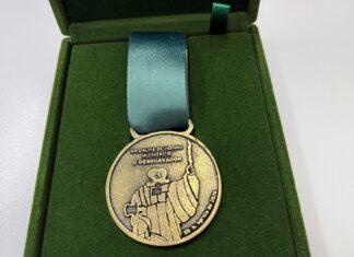 Câmara de Chapecó homenageia 21 personalidades durante celebração dos 109 anos do município