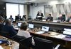 CCJ do Senado aprova PEC que acaba com jornada 6×1