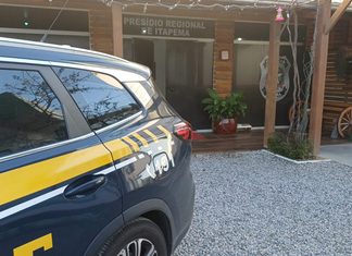 Homem procurado por homicídio é preso na BR-101 em SC
