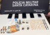 Polícia Militar apreende 148 pedras de crack durante abordagem em Chapecó