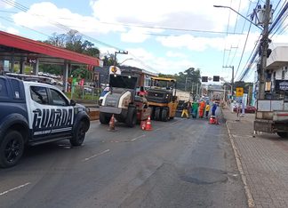 Obras provocam bloqueios em duas vias de Chapecó nesta sexta-feira