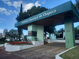 Chapecó abre concurso público com salário de R$ 2,9 mil e 10 vagas